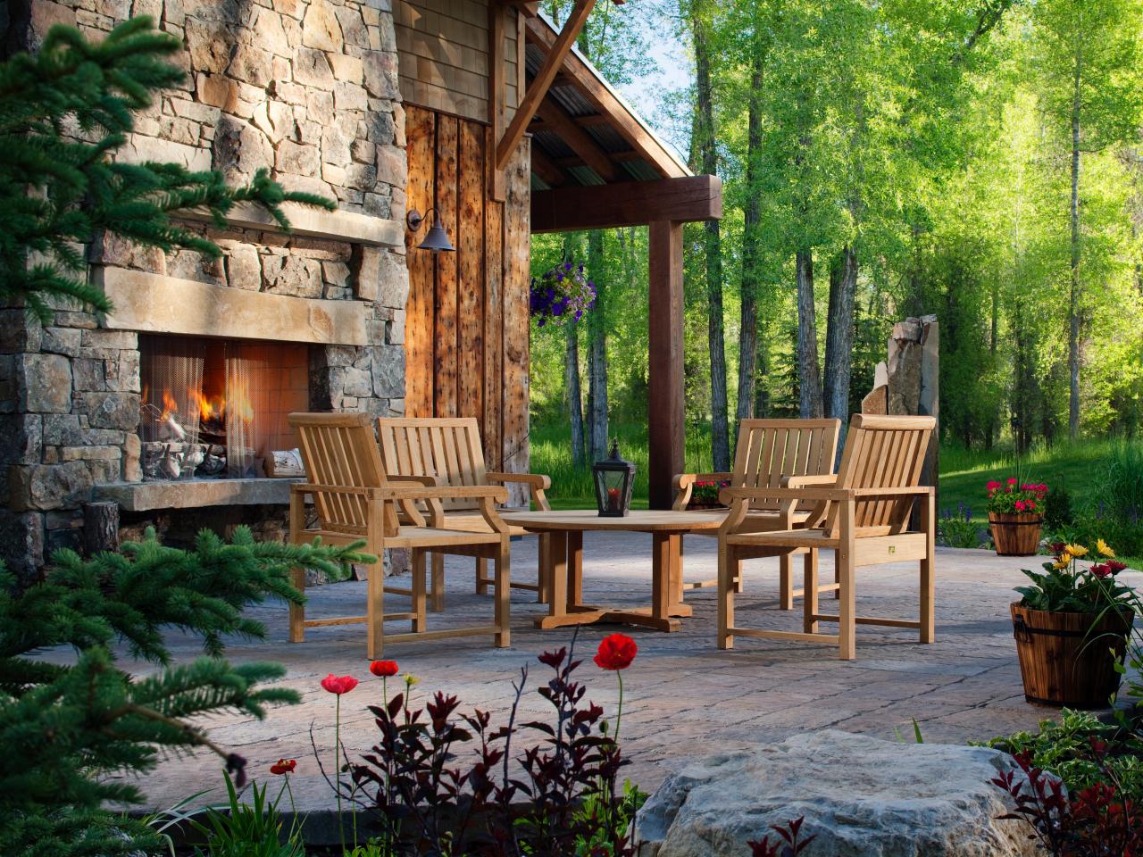 Fireside outdoor fireplaces ideas for outside gatherings on cool nights