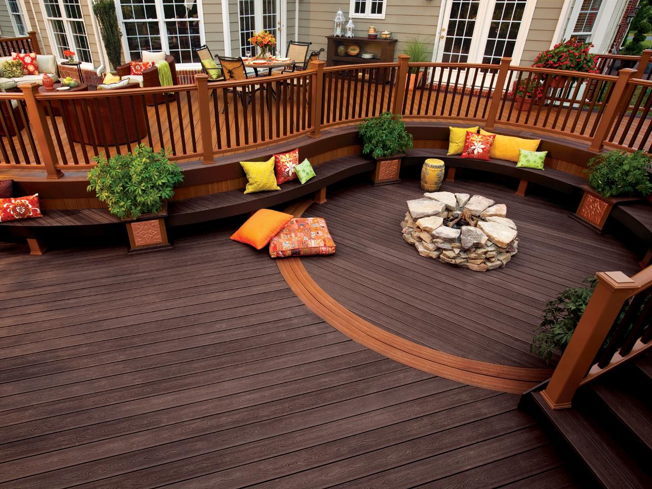 Perfect Fit Outdoor Fireplace Design