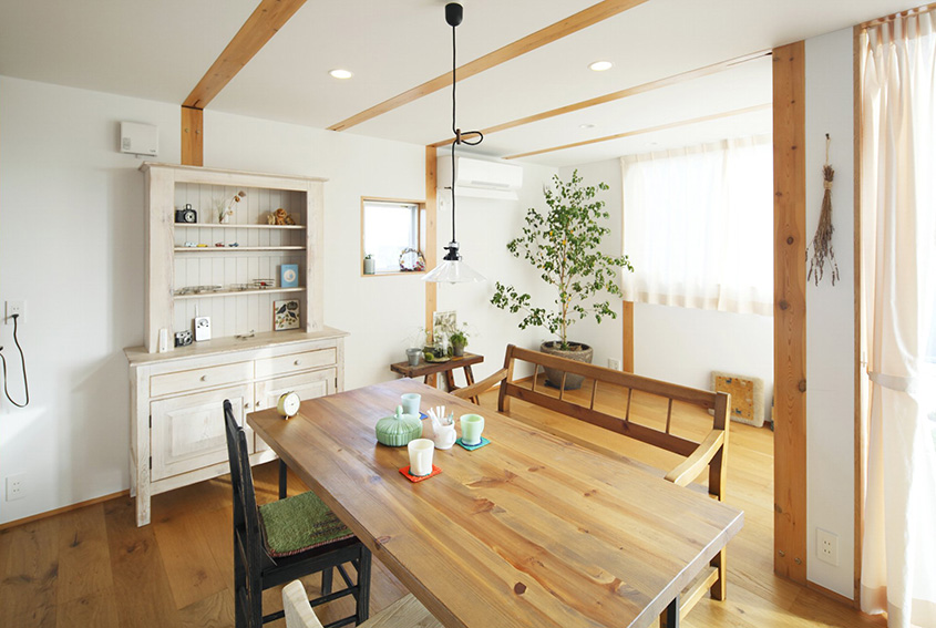 Style & Simplicity Minimalist Japanese Home Interior Design with Vintage Wood Touch