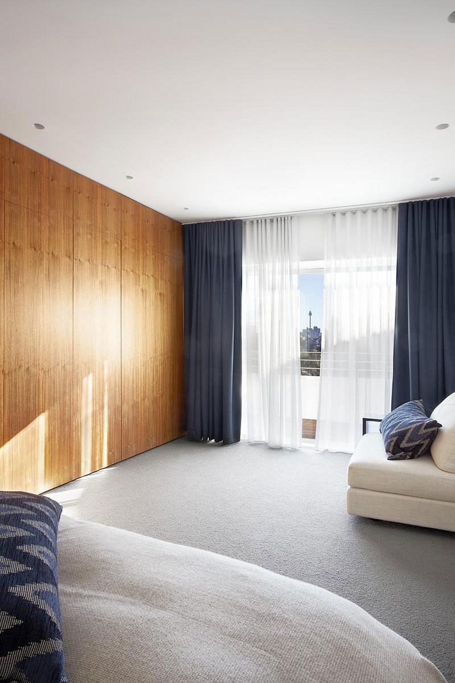 Light color scheme Modern Furniture and Grey Curtain decorations