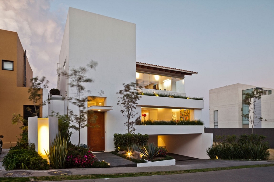 Modern Decoration and White Wall Color