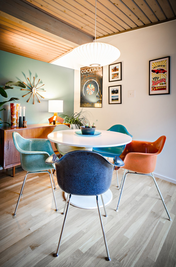 Colorful Casual and Minimalist Dining Room Furniture