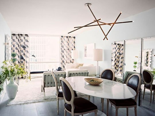 Round Dining Table for Flexibility Eero Saarinen's Tulip Table