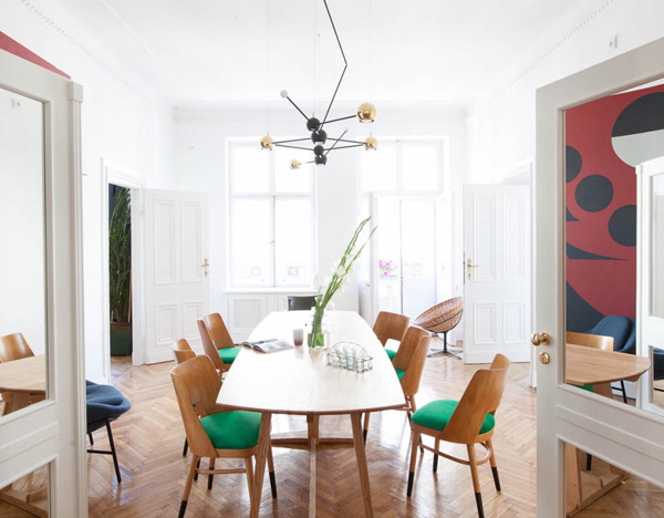 Ways to Select the Perfect Dining Room Table Sets for Your Home Wooden Dining Room Table Set's Hotel in Warsaw, Poland