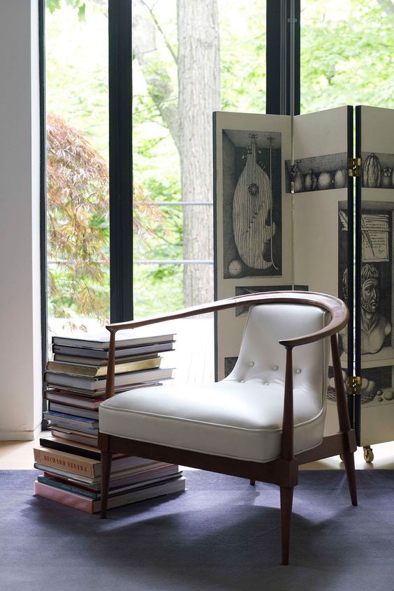 Mid Century Modern White Chair Mid Century Modern White Chair
