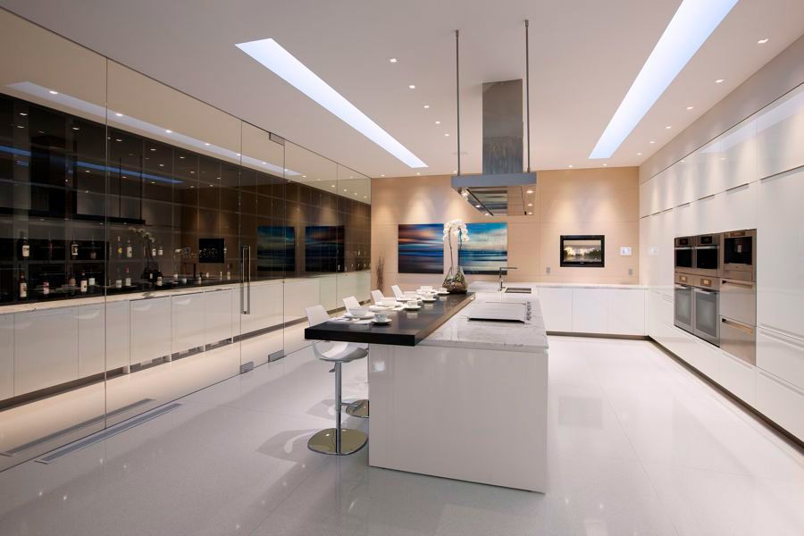 Glass Pavilion - Comfortable Dining Room Also Kitchen Interior Setting Painted under White And Stainless Steel