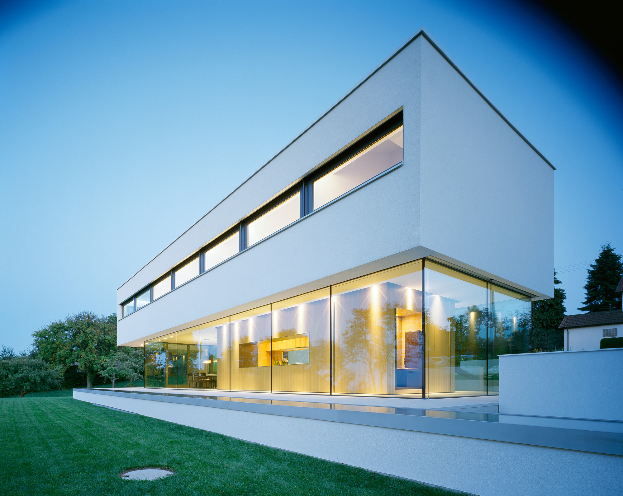 House Anna Philipp Exterior Area Showing Glass Windows Feat White Wall Framed Added Nice Decor House Anna Philipp Exterior Area Showing Glass Windows Feat White Wall Framed Added Nice Decor