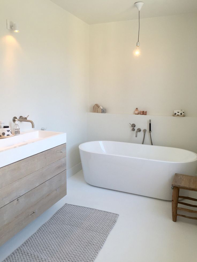 Minimalist Bathroom Among Stylish White Bath Tub Minimalist Bathroom Among Stylish White Bath Tub