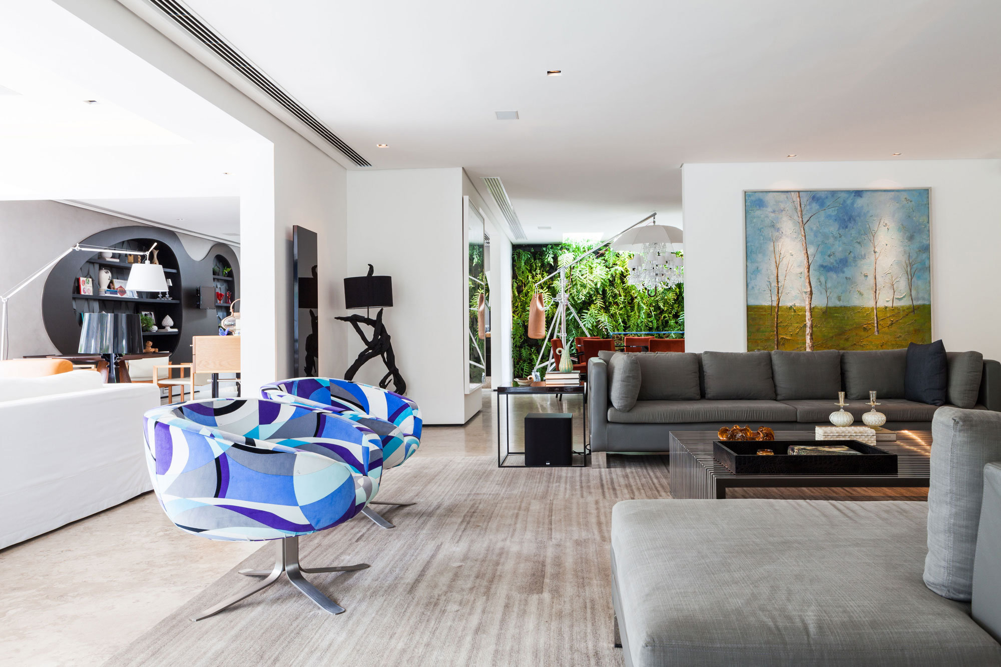 Room Corner Working Among Natural Themed Picture as Home Interior Decor