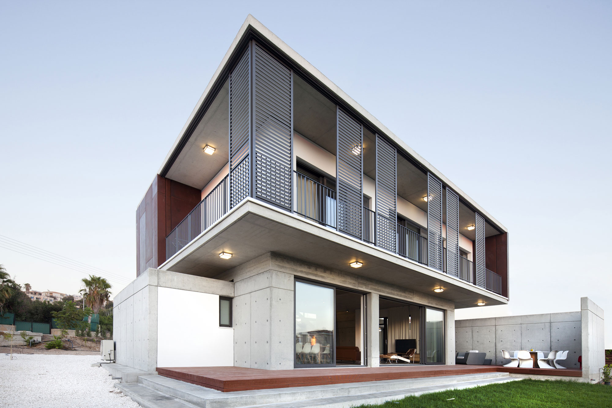 Andri & Yiorgos Residence - Veneer Near Second Floor Also Glass Panels Windows Andri & Yiorgos Residence - Veneer Near Second Floor Also Glass Panels Windows