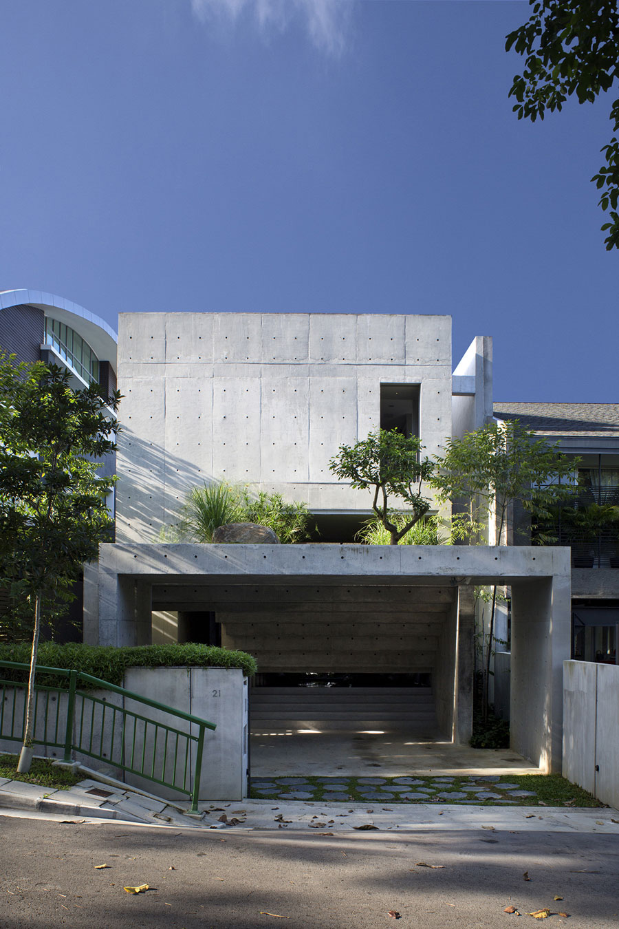 Namly House Decoration Among Concrete Wall as Home Inspiration Namly House Decoration Among Concrete Wall as Home Inspiration
