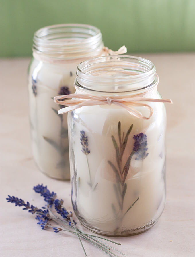 http://adventures-in-making.com/diy-pressed-herb-candles/ DIY Pressed Herb Candles