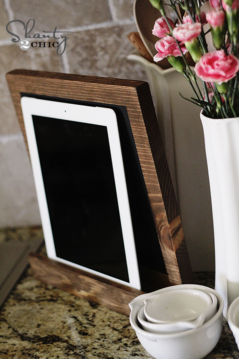 DIY Wood iPad Stand Design