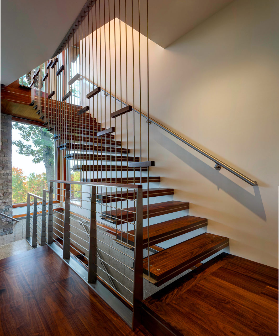 M-22 House by Michael Fitzhugh Architect - Wooden Staircase Land On Floor M-22 House by Michael Fitzhugh Architect - Wooden Staircase Land On Floor