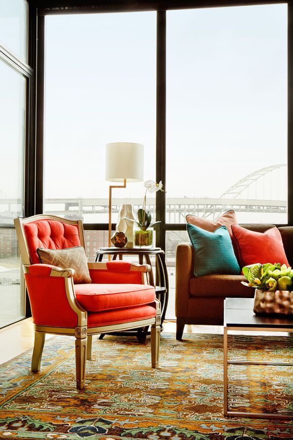 Chic decoration with large and high windows decorated with the black frames