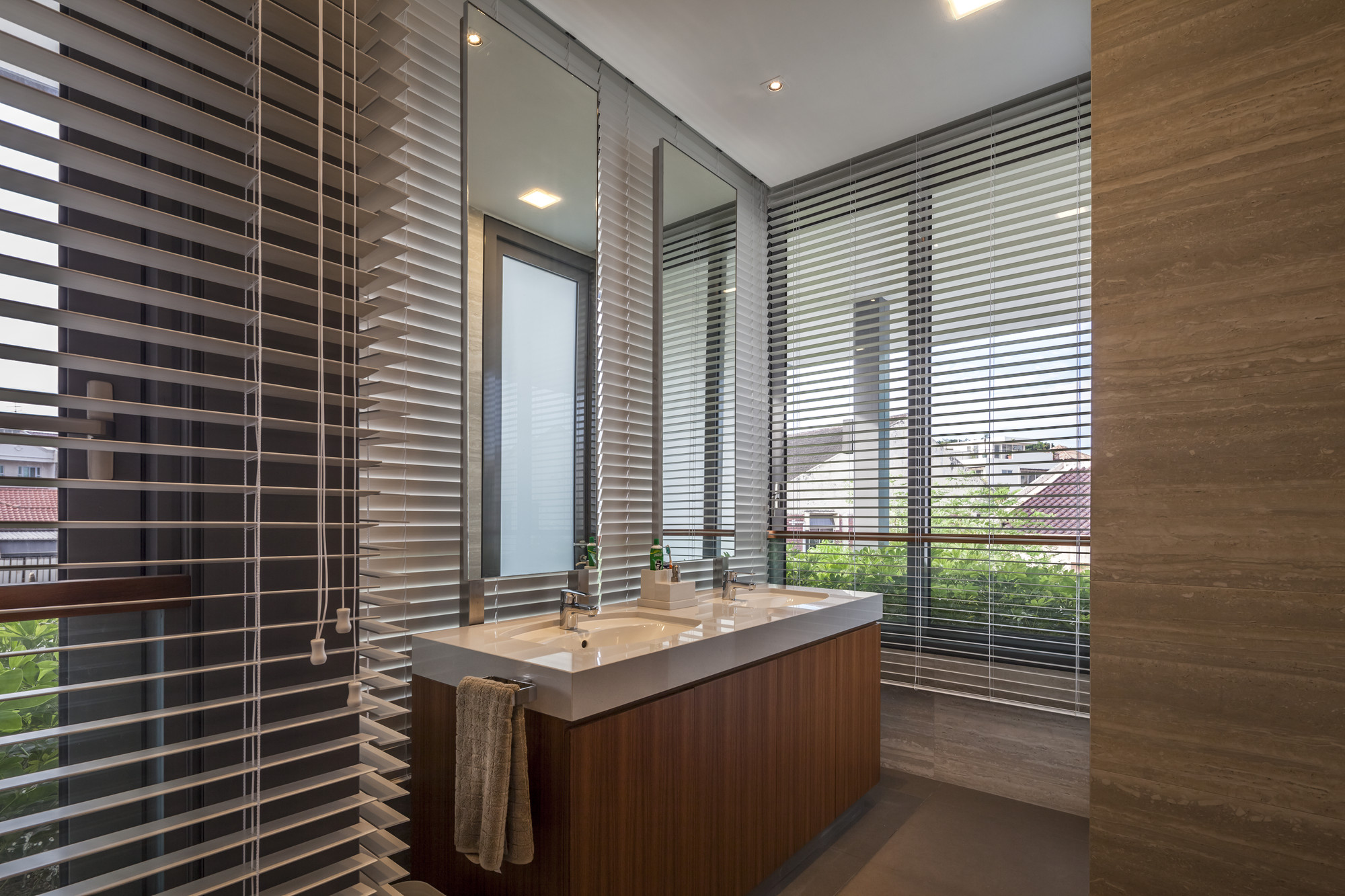 Sunny Side House by Wallflower Architecture + Design - Bathroom Sunny Side House by Wallflower Architecture + Design - Bathroom