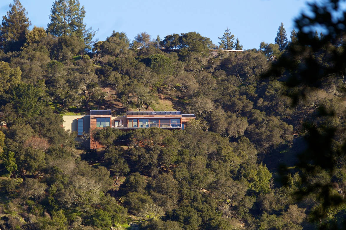 Remarkable Landscape Along With Site View Outside Kentfield House Near Green As Well As Lush Vegetations Around Hill Remarkable Landscape Along With Site View Outside Kentfield House Near Green As Well As Lush Vegetations Around Hill
