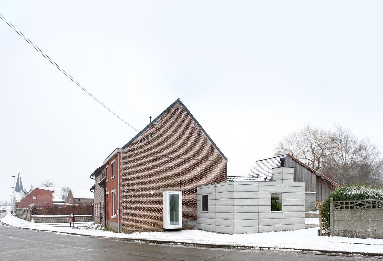 House H by Architecten de Vylder Vinck Taillieu - Brick Tiles Covering External Wall House H by Architecten de Vylder Vinck Taillieu - Brick Tiles Covering External Wall