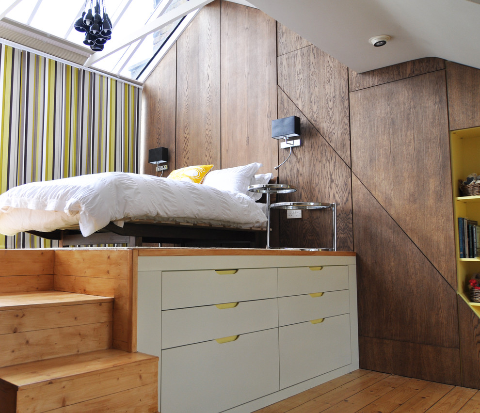 Small bedrooms space by buiding a storage sleeping platform