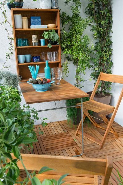 Folding Table and Chairs for Elegant Interior Design with Modern Touch Folding Table and Chairs for Elegant Interior Design with Modern Touch